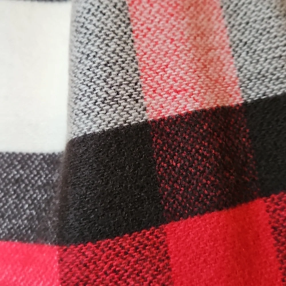 Aspen Oversized Decorative Throw Blanket Plaid Red Black White 50” x 70”